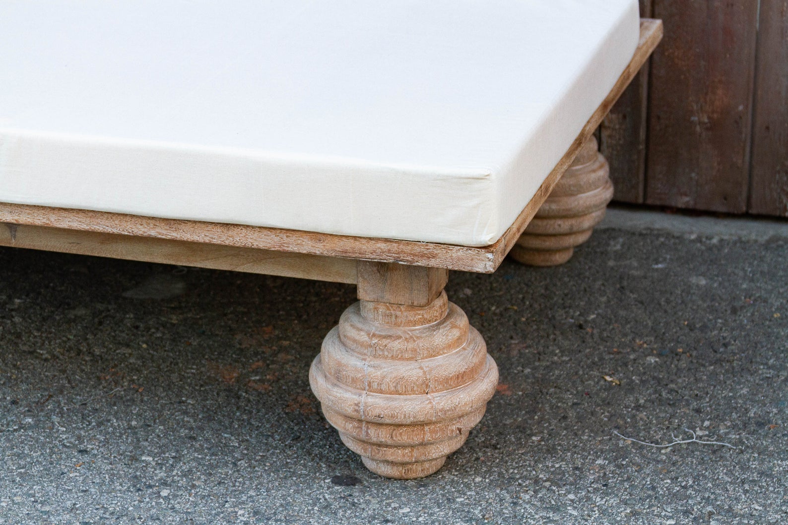 Hand Carved Indian Mughal floral White Washed Charming Daybed - Image 5