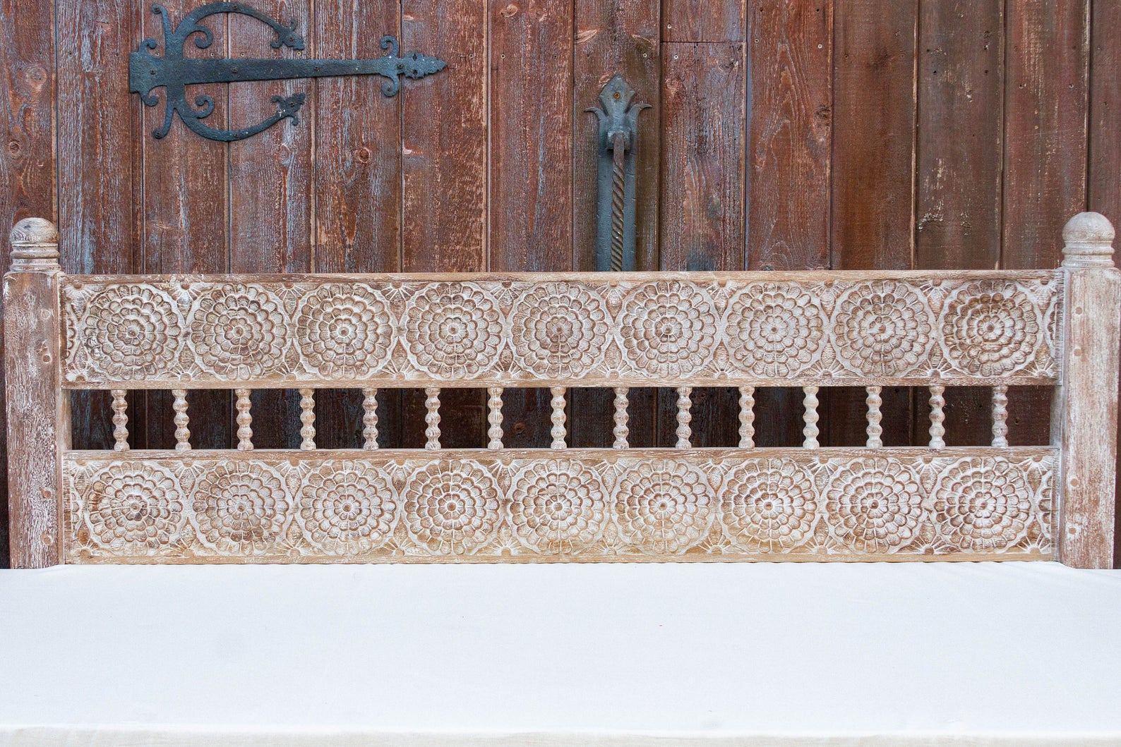 Hand Carved Indian Mughal floral White Washed Charming Daybed - Image 6
