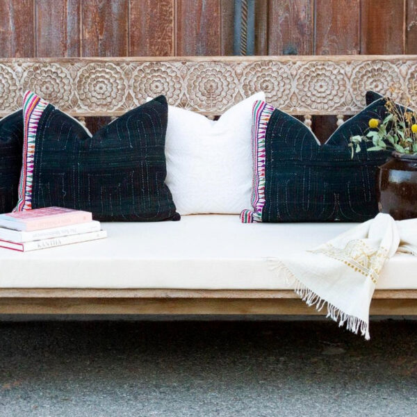 Hand Carved Indian Mughal floral White Washed Charming Daybed